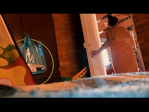 ❤️ Ујак ме прати под тушем, јебе ме док се туширам. Квалитет порно на sr.hentaidude.ru